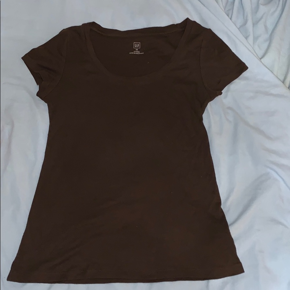 Plain brown gap tshirt